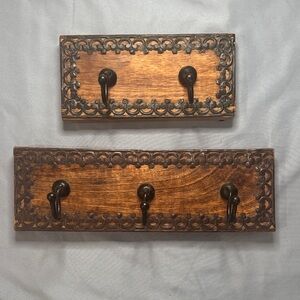 Wooden Wall Hook Rack with Ornate Carved Edge - Brown